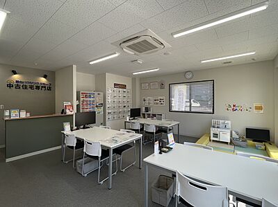店舗内観
